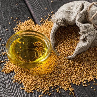 Горчичное масло становится популярным средством для ухода за волосами благодаря своим питательным и восстанавливающим свойствам. Используемое с дре...